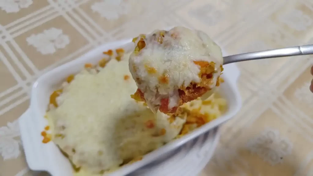 余り物で作ったカレーマカロニグラタン