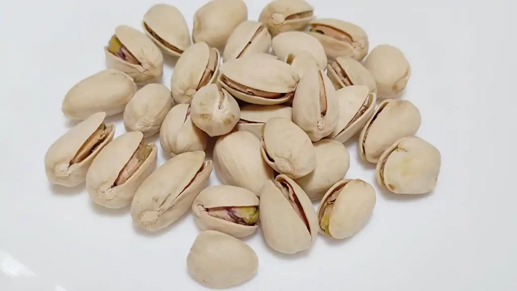 煎っただけのピスタチオ