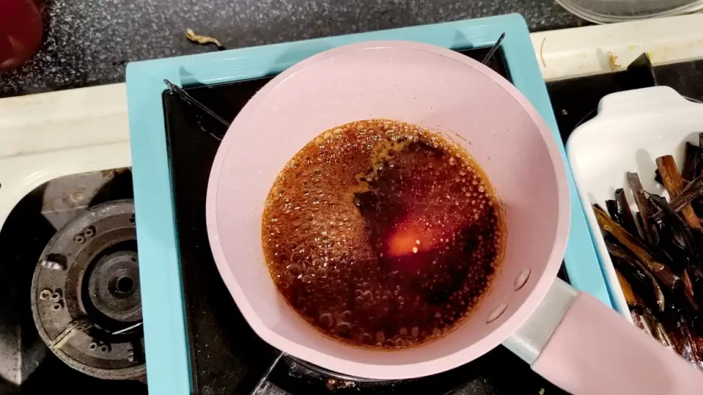 タレを作っているところ