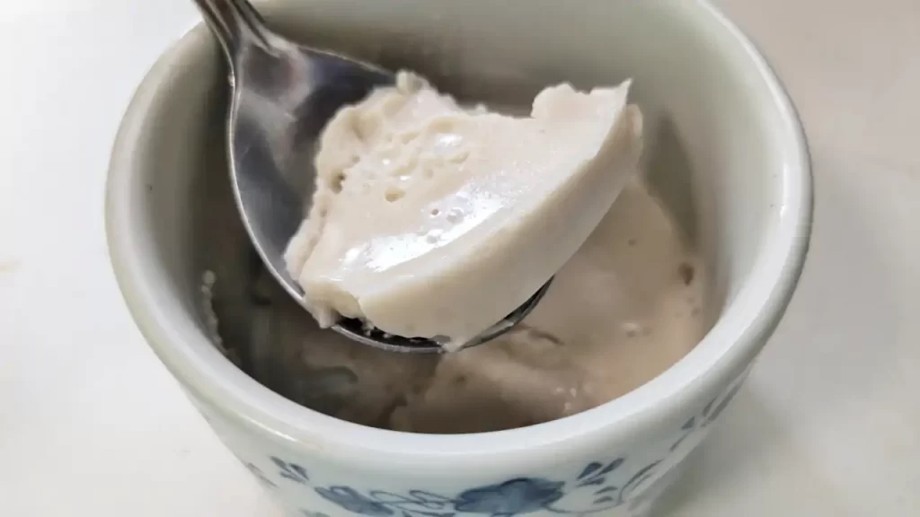 牛乳不使用の手作りアーモンドミルクプリン（アーモンドミルク＋砂糖10%＋ゼラチン1%）