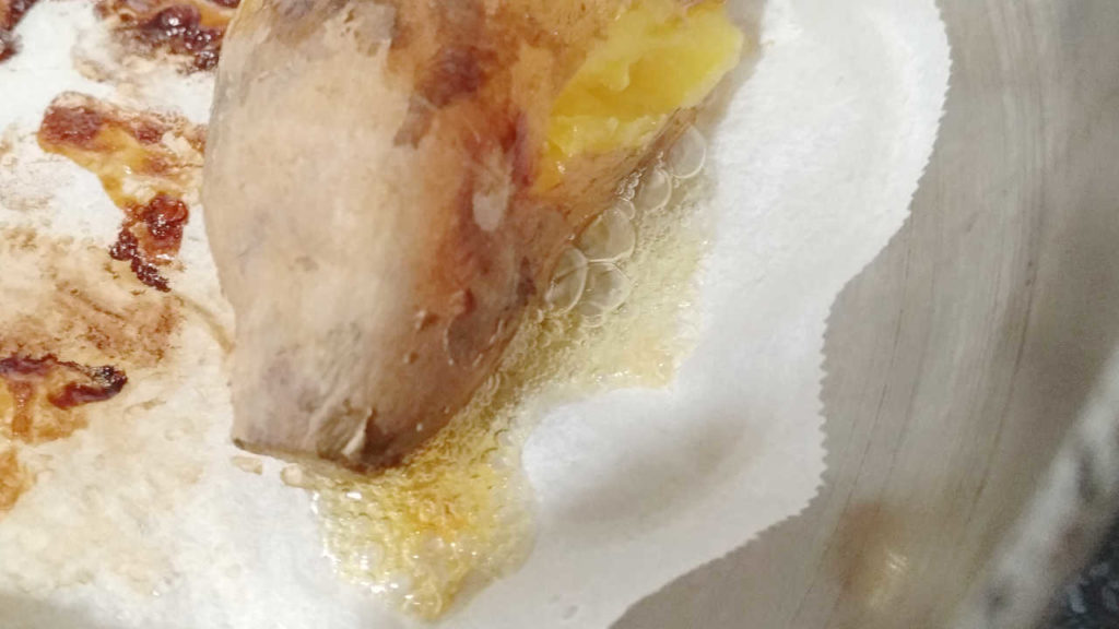 サツマイモから出る蜜