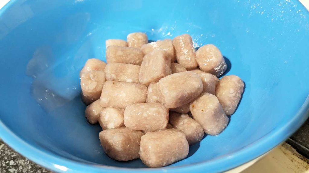 台湾のタロイモで自作した芋圓（ユーエン）