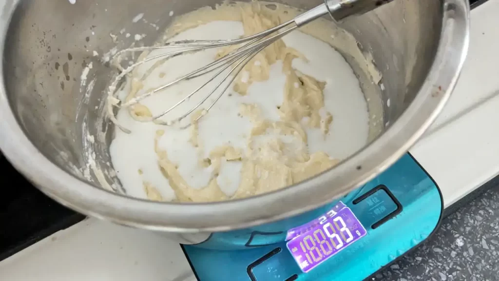 クッキーの生地に、卵の代わりに牛乳を入れたところ