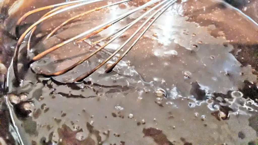 ブラウニーの材料を混ぜているところ