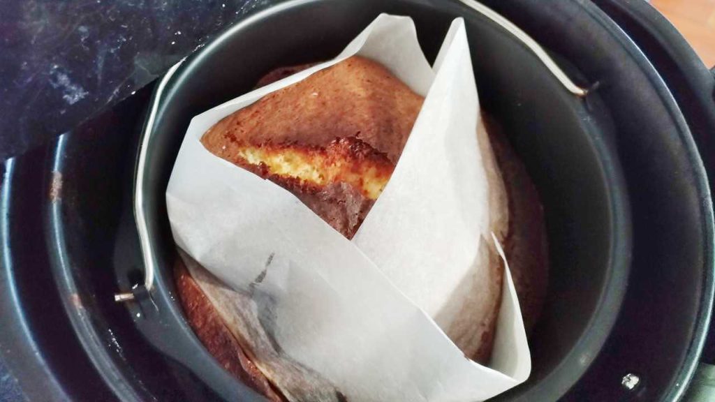 焼き上がった台湾カステラ「蜂蜜蛋糕」