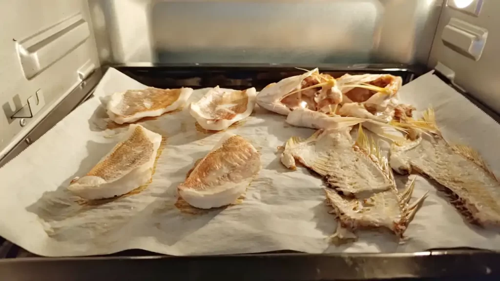 焼いている最中のキダイ（レンコダイ）