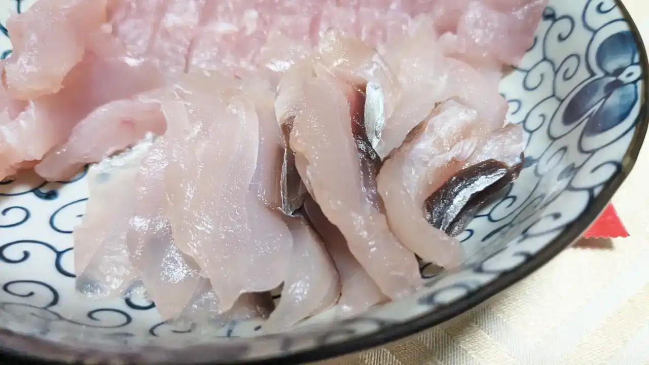 アカアジの刺し身