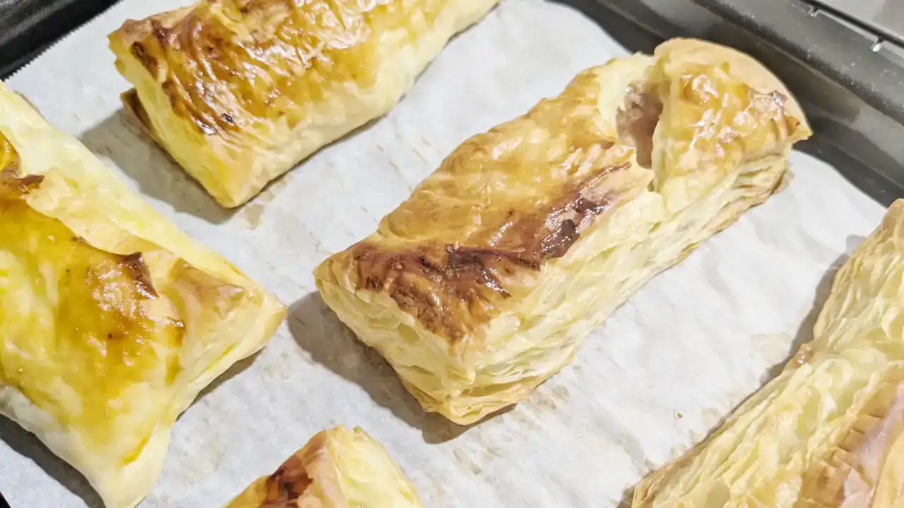 焼き上がったアップルパイ